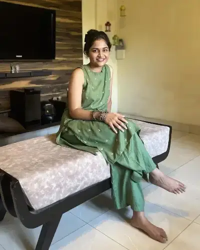 Hindoli Call Girls